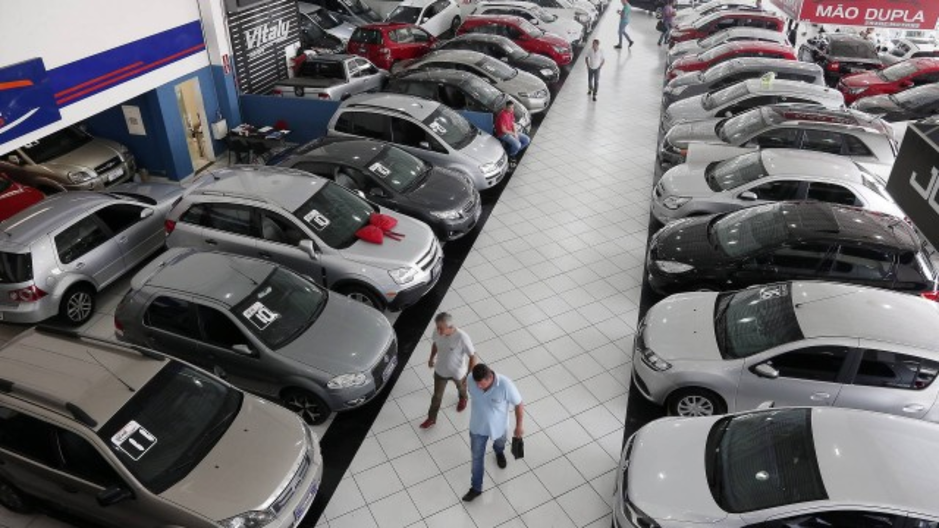 Venda de carros usados cresce 14% em janeiro deste ano