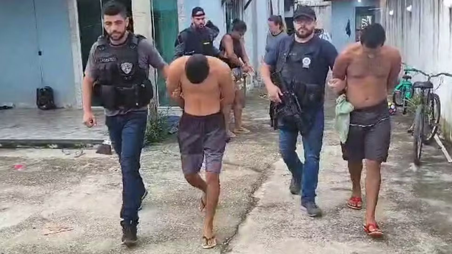 Polícia Civil do RJ prende 3 de quadrilha que transportava drogas em caixões e cadáveres