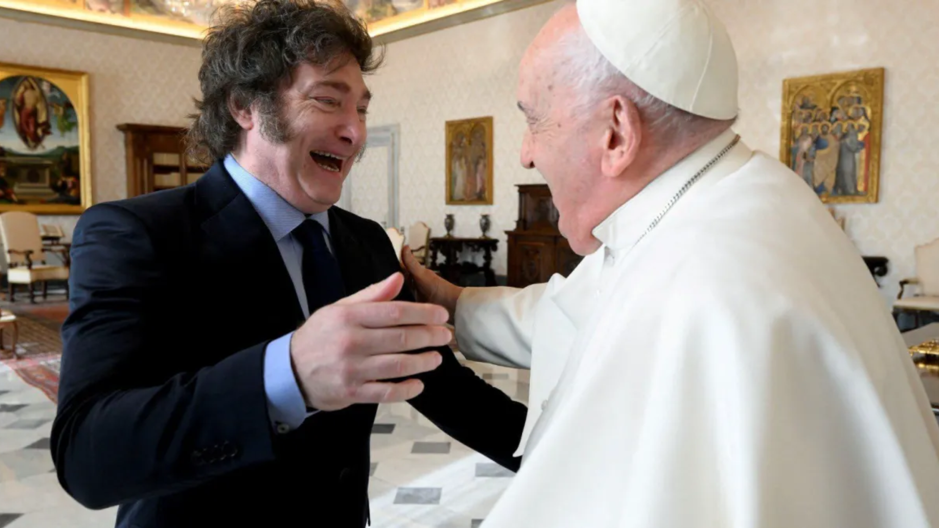 Paz selada com alfajores e biscoitos entre Papa Francisco e Javier Milei no Vaticano