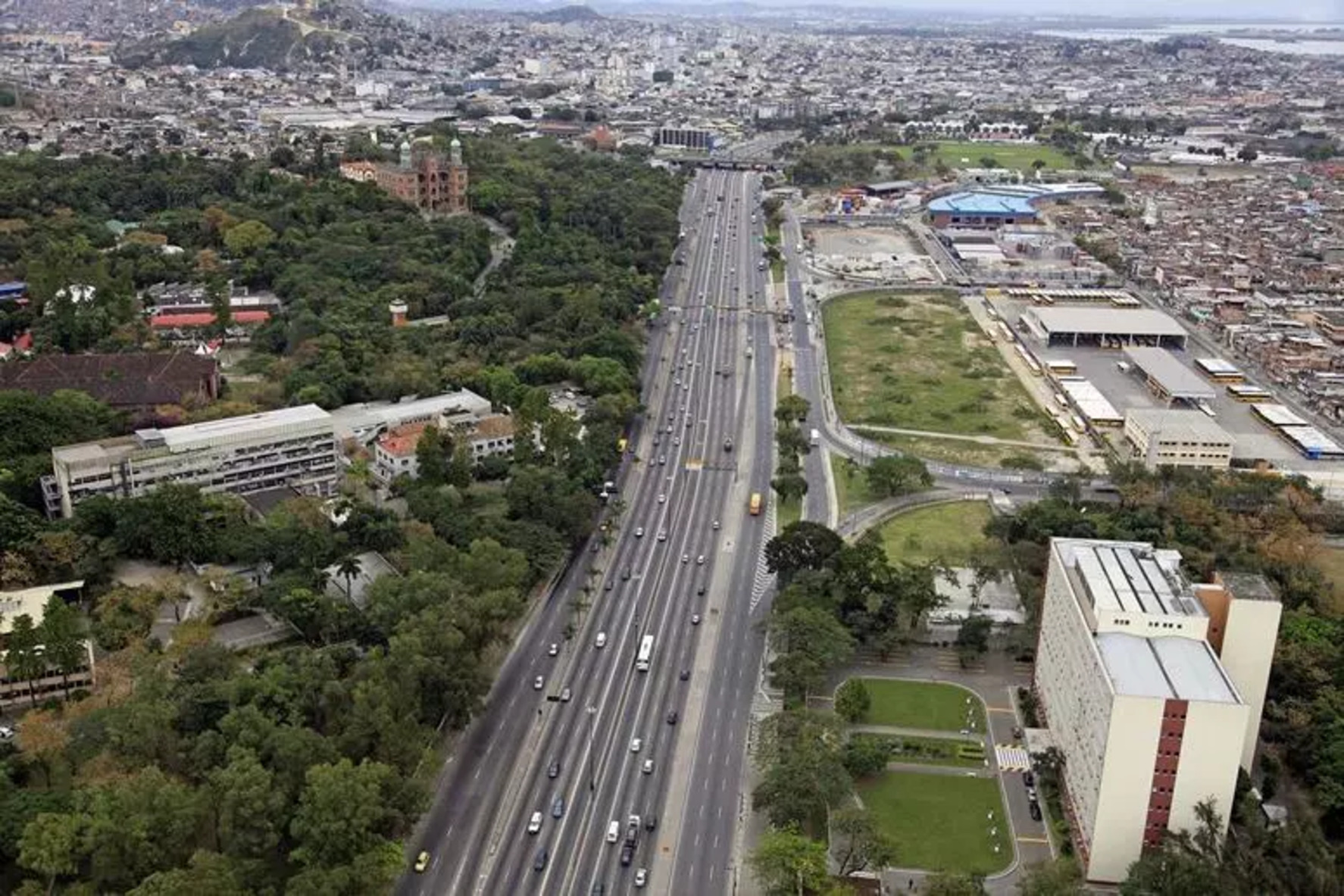 Linha Amarela tem interdições nesta semana para pavimentação do asfalto