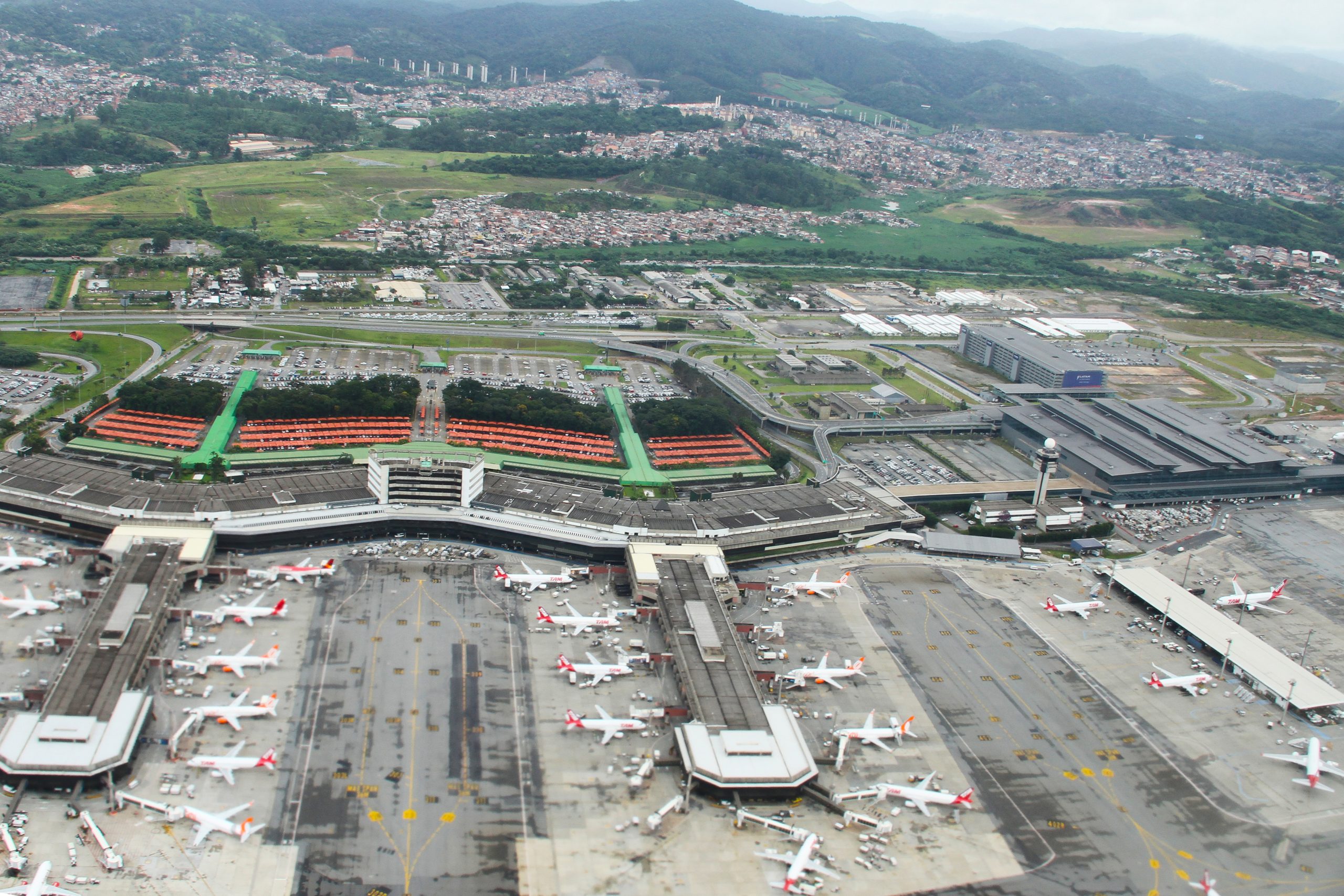 Passageiros são presos no Aeroporto de Guarulhos com 9 kg de cocaína em operação da PF e FAB