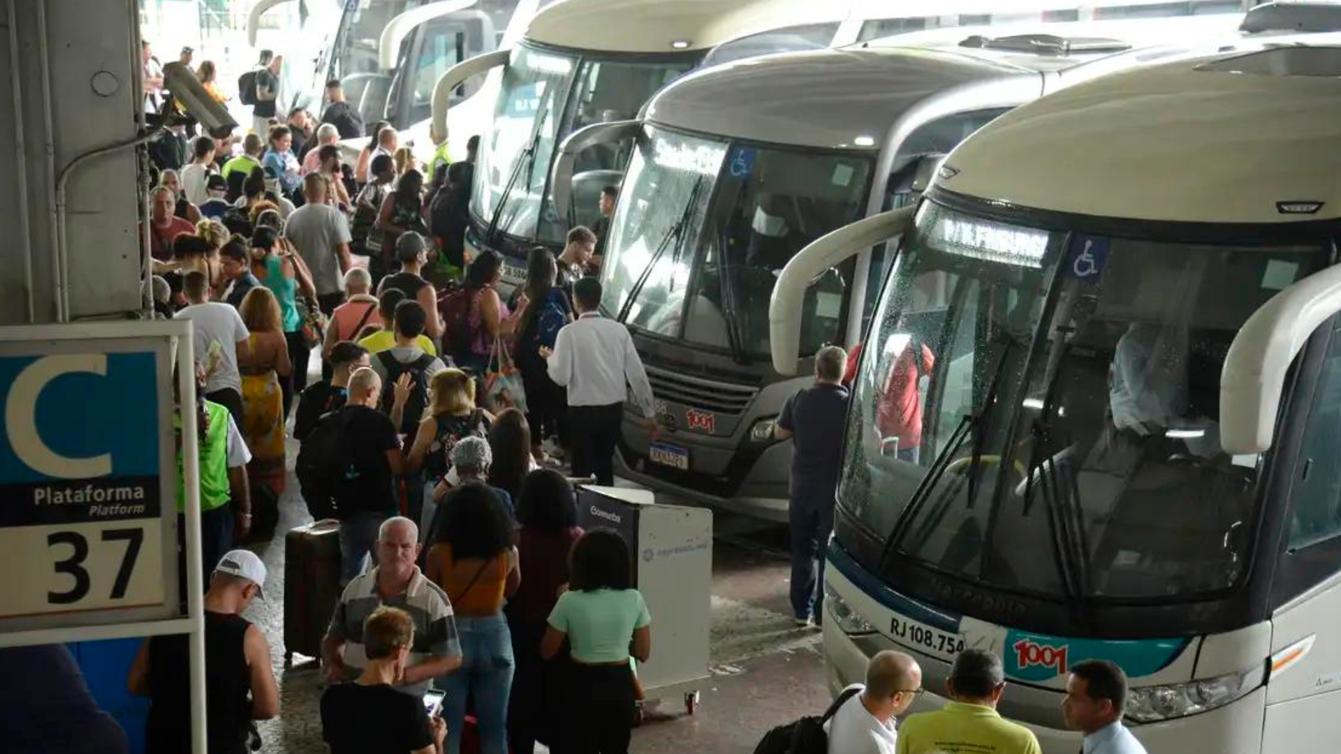 No Rio de Janeiro, 500 mil pessoas devem acessar a rodoviária no Carnaval