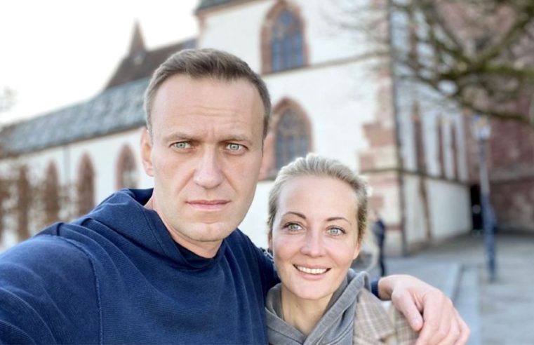 “Continuar luta por uma Rússia livre” é o que fará Yulia, esposa de Navalny