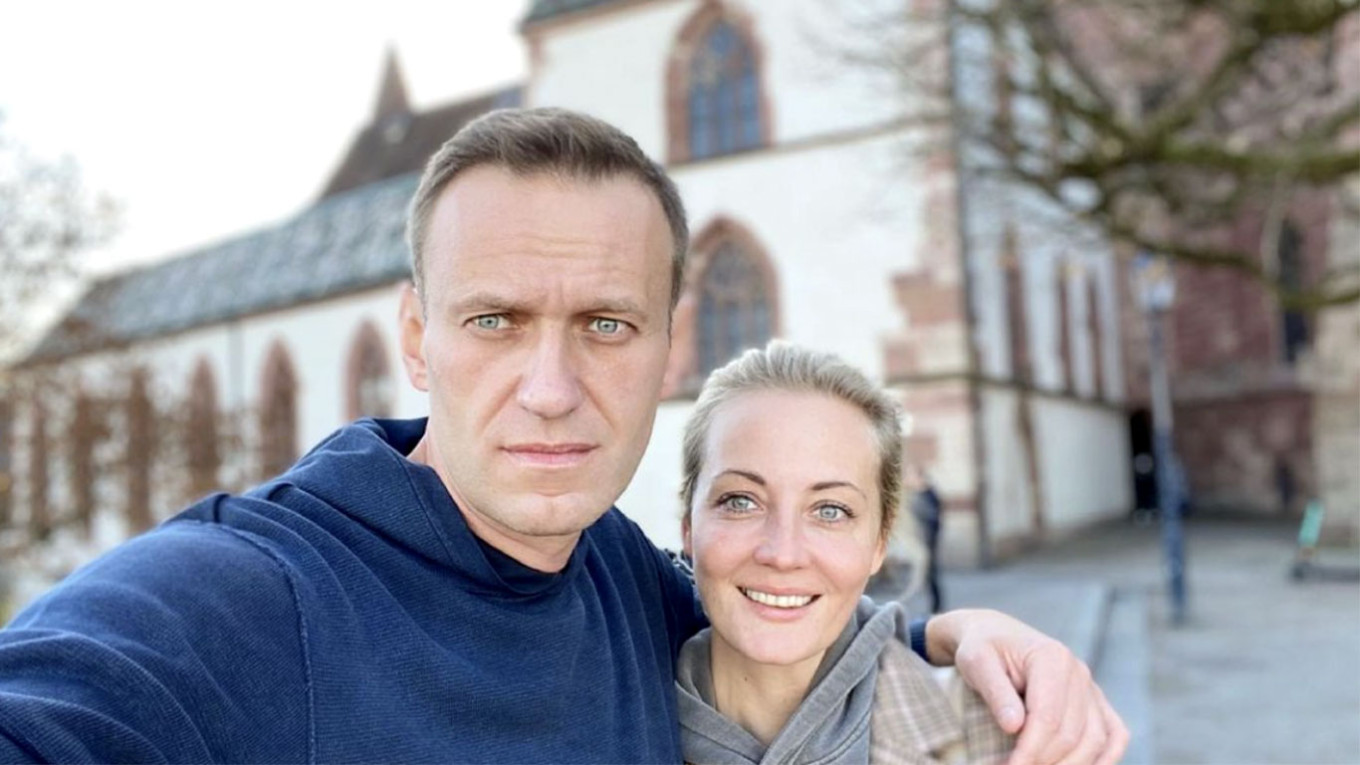 “Continuar luta por uma Rússia livre” é o que fará Yulia, esposa de Navalny