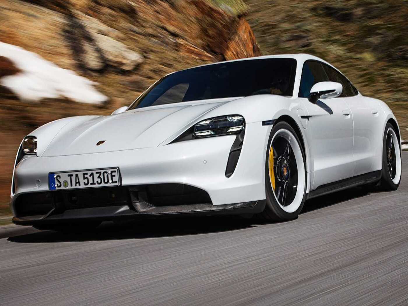 Novo Taycan, elétrico da Porsche, carrega mais rápido e é mais potente. Modelo chega ao Brasil em 2025 