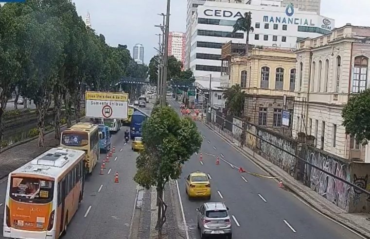 Pista lateral da av. Presidente Vargas segue interditada, por eminência de desabamento, no sentido Candelária