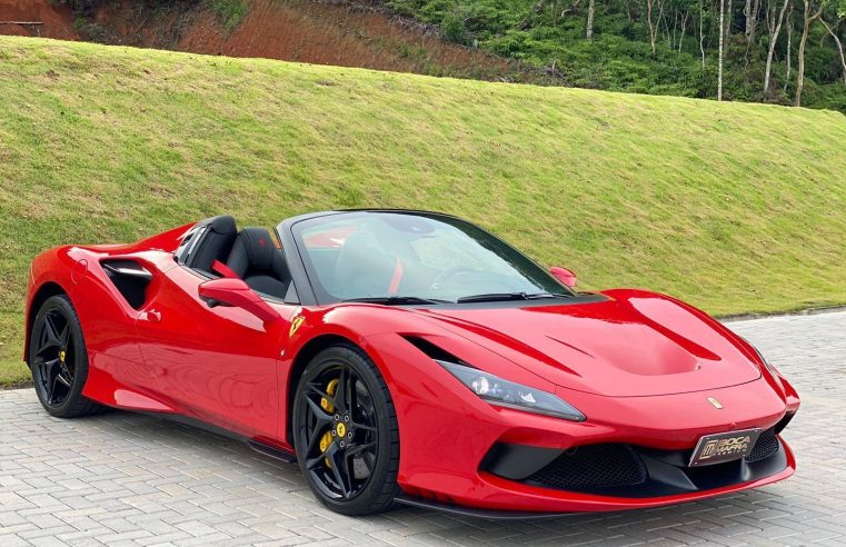 Ferrari conversível é leiloada por R$ 2,7 milhões e bate recorde no Brasil
