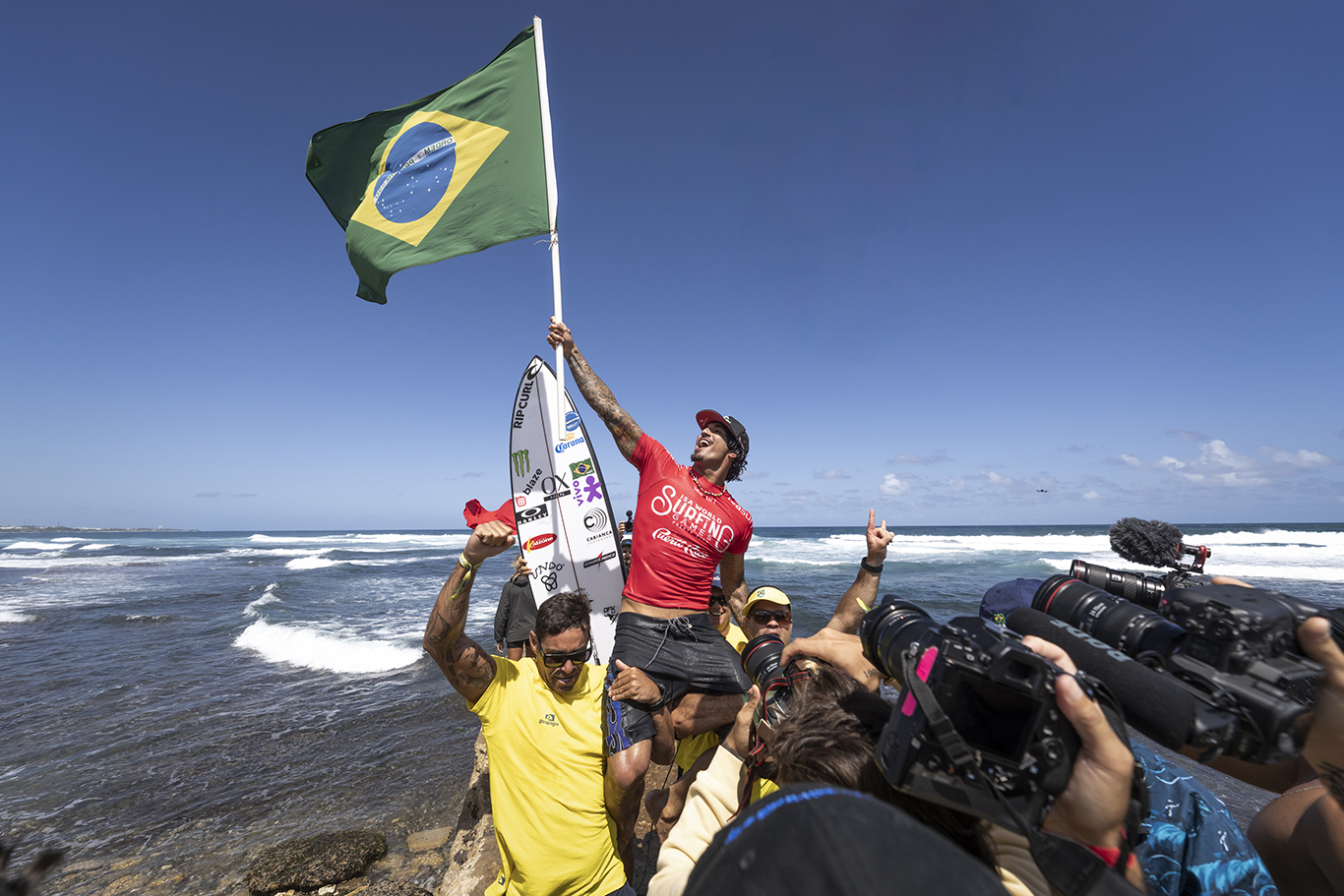 Gabriel Medina é campeão em Porto Rico e garante vaga nos jogos olímpicos