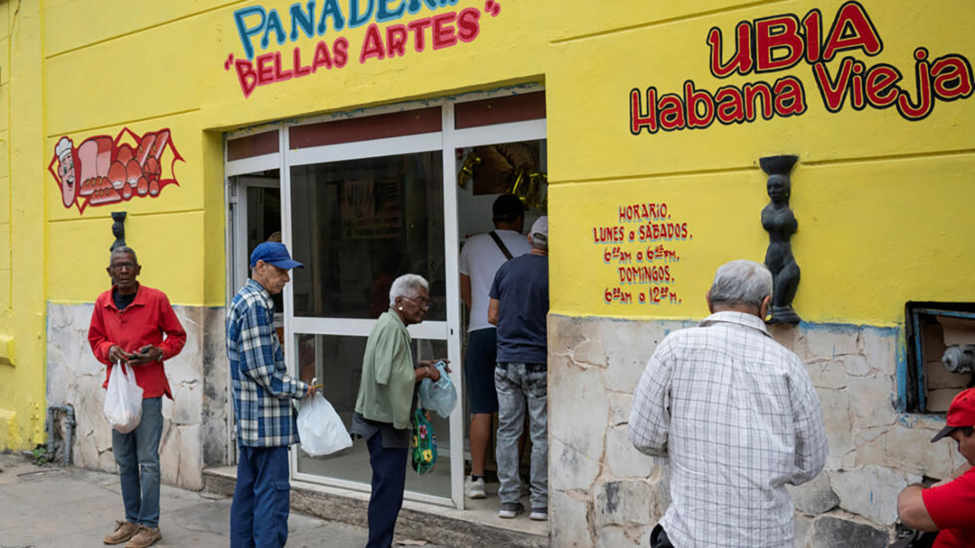 Cubanos protestam em meio a escassez de alimentos e falta de energia