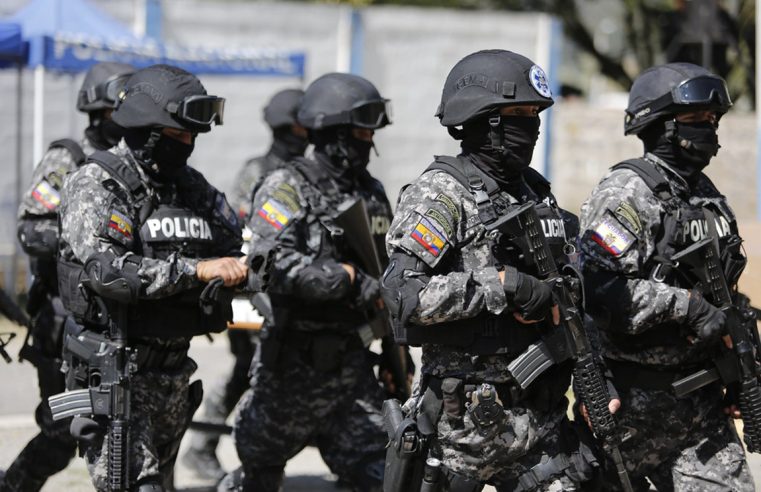 Polícia do Equador prende 8 juízes suspeitos de envolvimento com o crime organizado