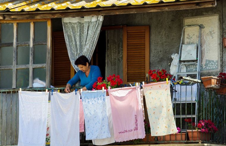 Empreendedoras gastam 3 vezes mais tempo que homens em serviços domésticos