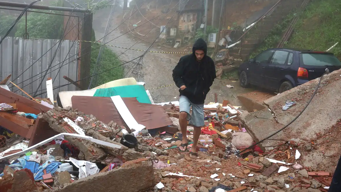 Petrópolis precisa de 18 obras emergenciais após temporal