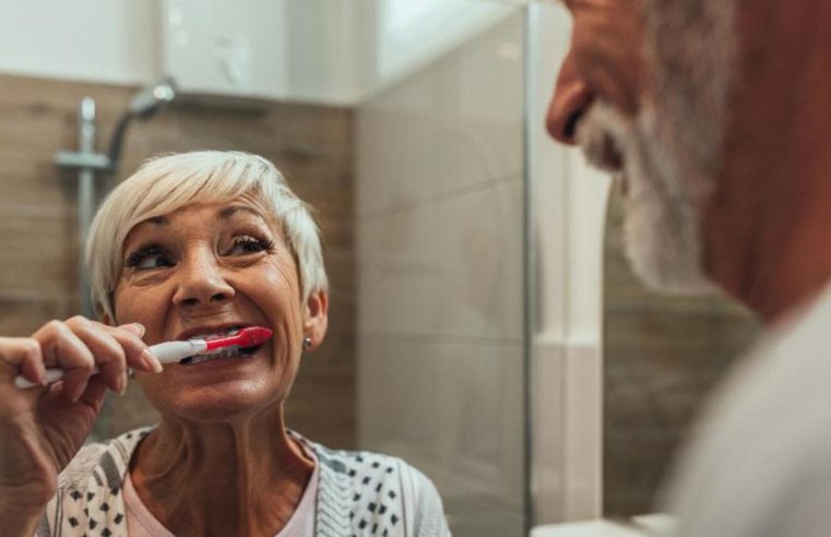 Saúde bucal influencia o bem-estar emocional de idosos