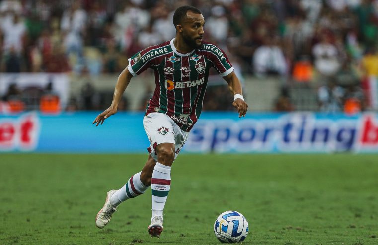 Fluminense: Samuel Xavier tem fratura no pé direito e desfalca equipe na Copa do Brasil