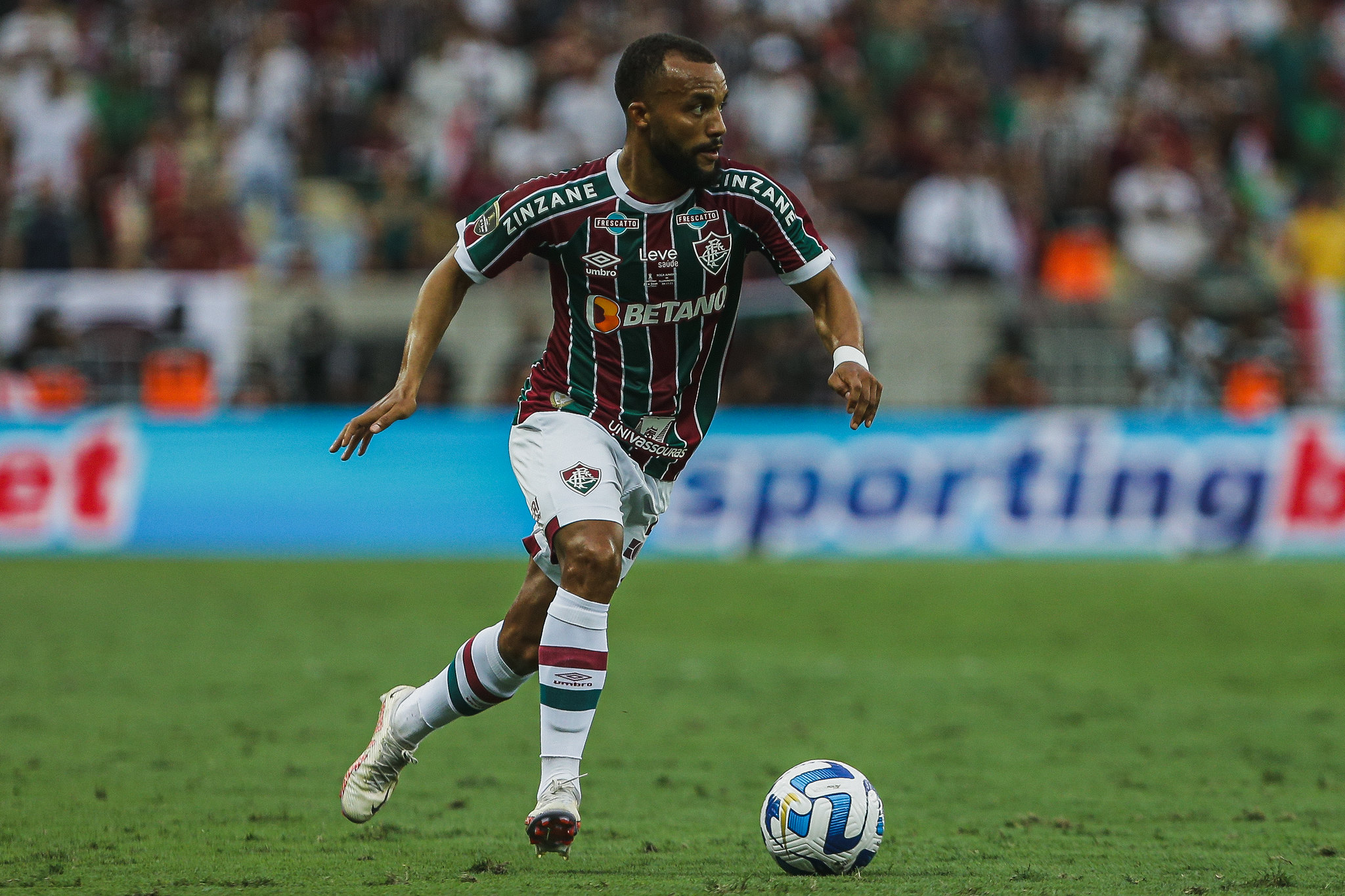 Fluminense: Samuel Xavier tem fratura no pé direito e desfalca equipe na Copa do Brasil