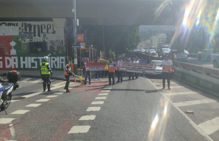 Agentes do Segurança Presente fazem protesto em Laranjeiras por aumento de salários