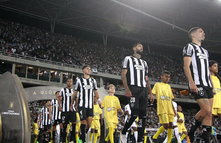 Técnico interino, Fábio Matias, se despede do Botafogo com derrota na Libertadores