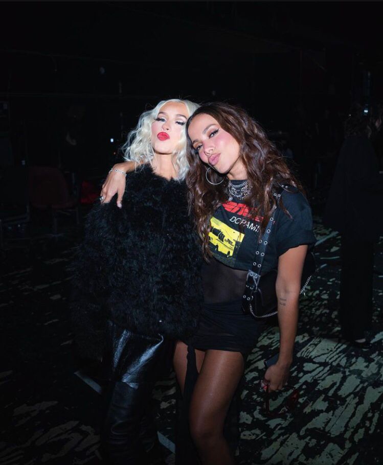 Christina Aguilera posta foto com Anitta e surgem rumores de feat