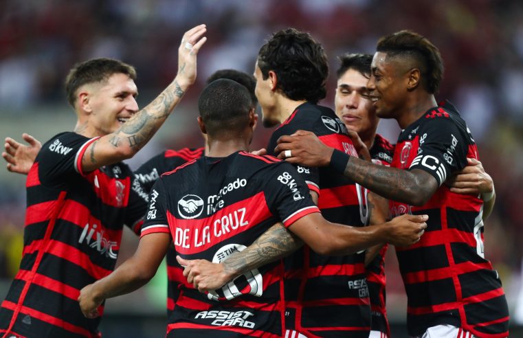 Flamengo vence São Paulo por 2 a 1 e assume liderança do Brasileirão