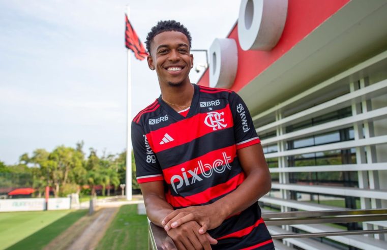 Flamengo anuncia Carlinhos, destaque do Nova Iguaçu no Cariocão 2024