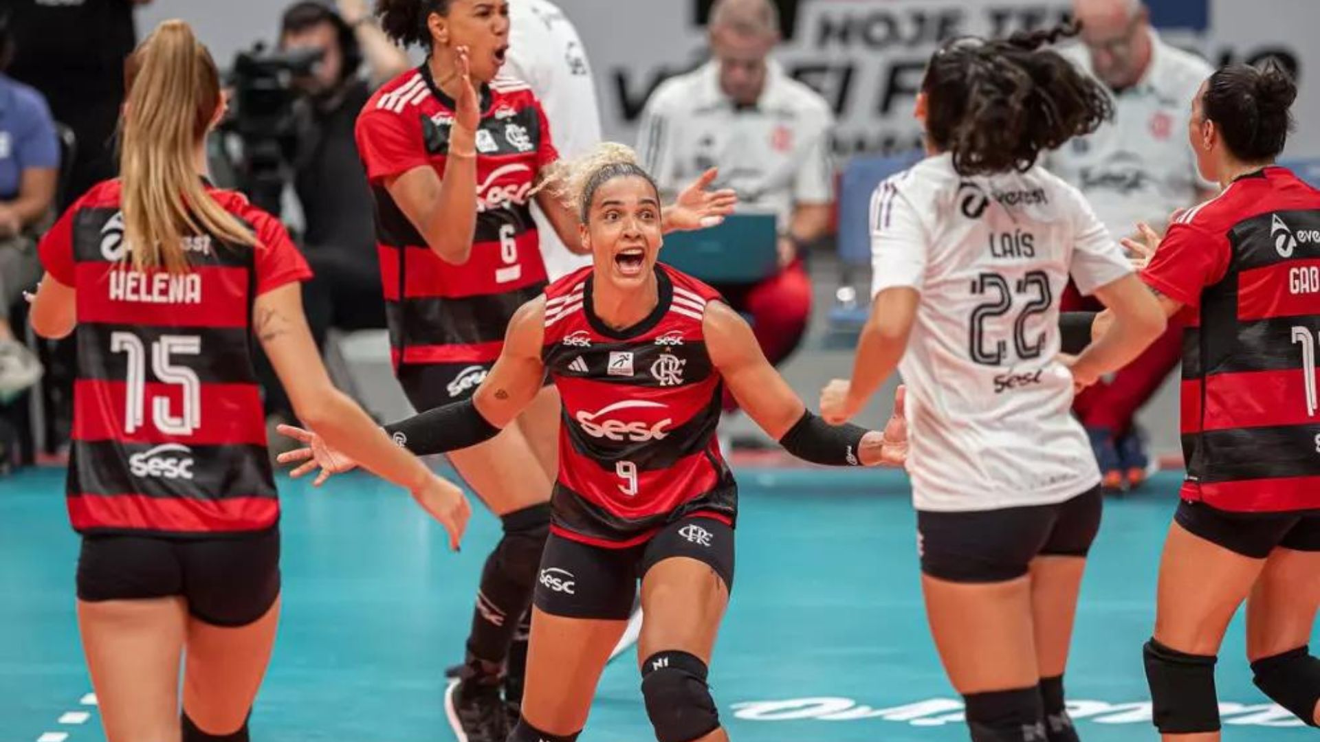 Sesc-Flamengo enfrenta Praia Clube, nesta segunda-feira (8), pela semifinal da SuperLiga Feminina