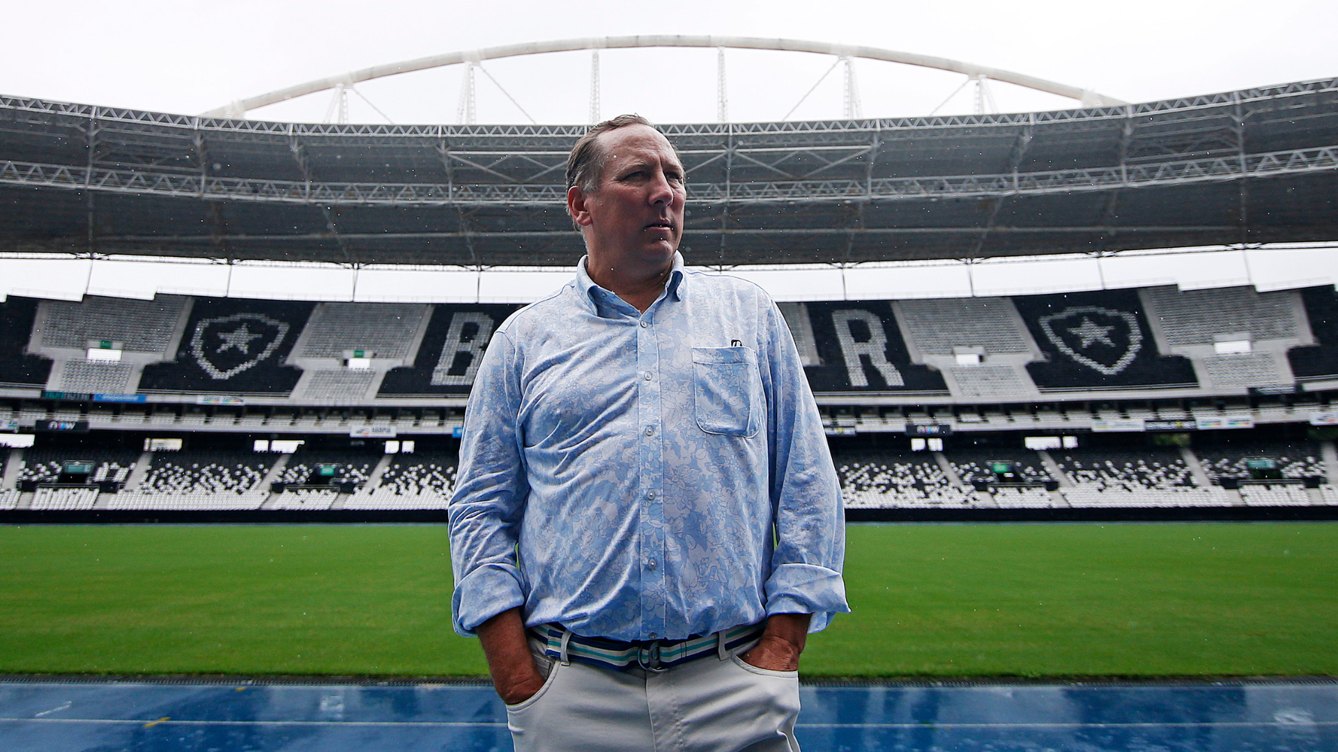 Árbitro de vídeo processa John Textor por danos morais após acusações em partida entre Botafogo x Palmeiras em 2023