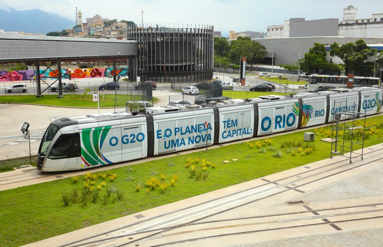 Cariocas comemoram nova Linha 4 do VLT, sem necessidade de integração