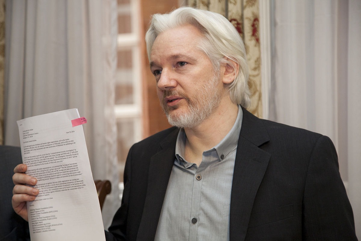 Julian Assange, fundador do WikiLeaks, chega em acordo com os EUA e deixa prisão