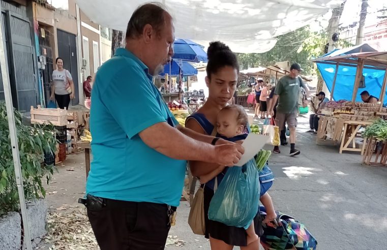 Comlurb promove campanha de incentivo à coleta seletiva em feira livre de Botafogo