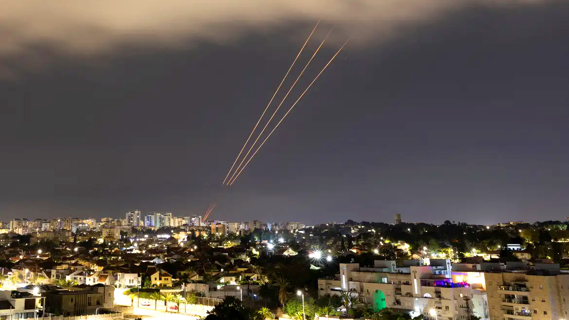 FAB está pronta para resgatar brasileiros após Irã atacar Israel