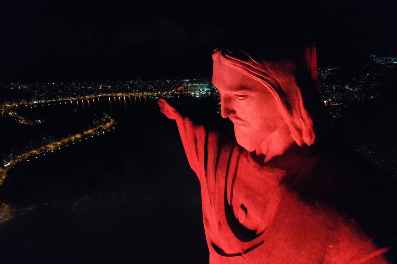 Cristo Redentor será iluminado em vermelho pelo Dia Mundial da Hemofilia