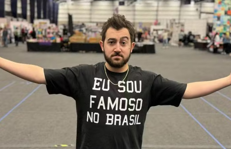 Ator de ‘Todo Mundo Odeia o Chris’ ultrapassa número de seguidores após foto com uma camiseta em homenagem a fãs brasileiros