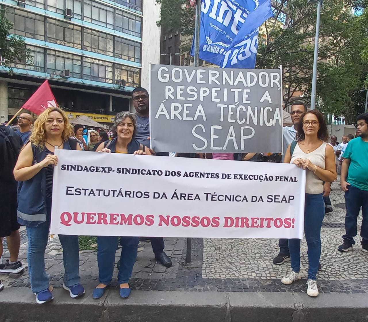 Agentes Penitenciários protestam por reajuste salarial no Palácio Guanabara