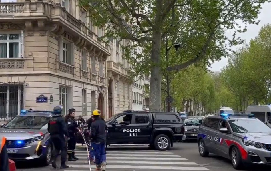 Polícia cerca Consulado Iraniano em Paris após ameaça de explosivos