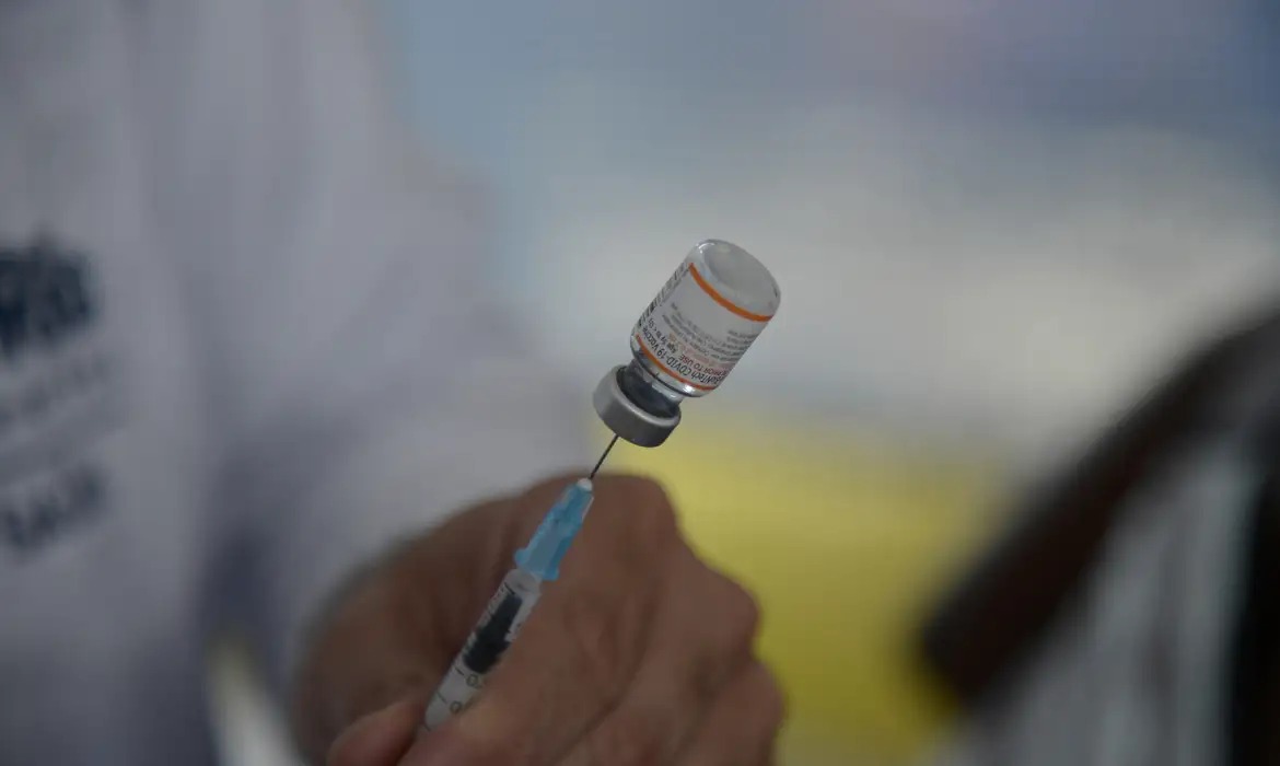 Rio inicia nova etapa de vacinação contra a Covid-19 nesta terça-feira (28)