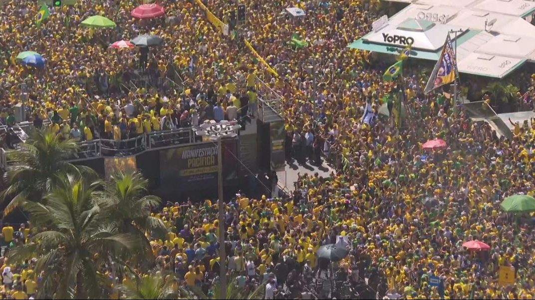 Manifestação pró-Bolsonaro em Copacabana reúne mais de 32 mil pessoas, aponta pesquisa da USP