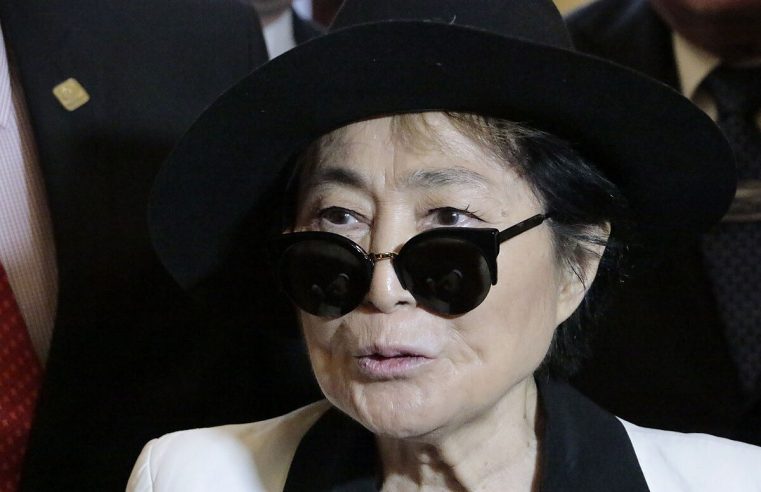 Yoko Ono, ex-viúva de John Lennon, declara ter ‘ensinado’ músico a usar heroína