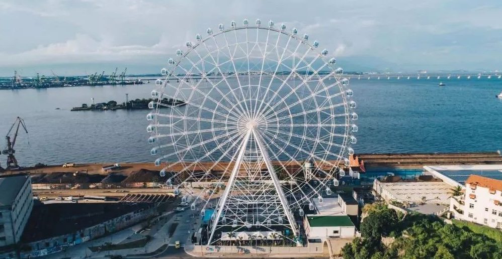 Roda-gigante na Zona Portuária homenageia Madonna com projeções em painel LED