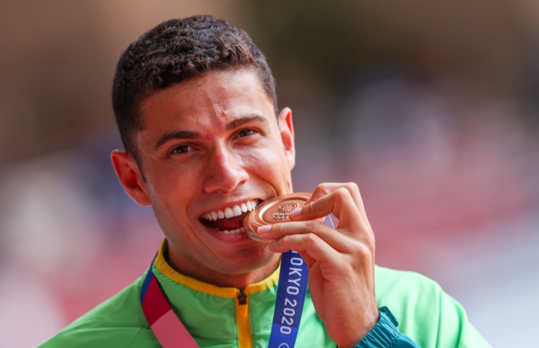 Fora das Olimpíadas: Thiago Braz, medalhista de ouro no Rio, é suspenso por 16 meses por doping