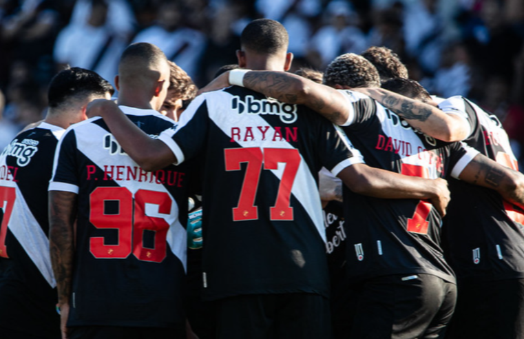 Com retorno de Medel, Vasco enfrenta Athletico-PR neste domingo (05) em Curitiba