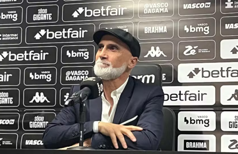 Álvaro Pacheco diz que equipe tem que ter coragem e jogar para ganhar: “Esse é o DNA do Vasco”