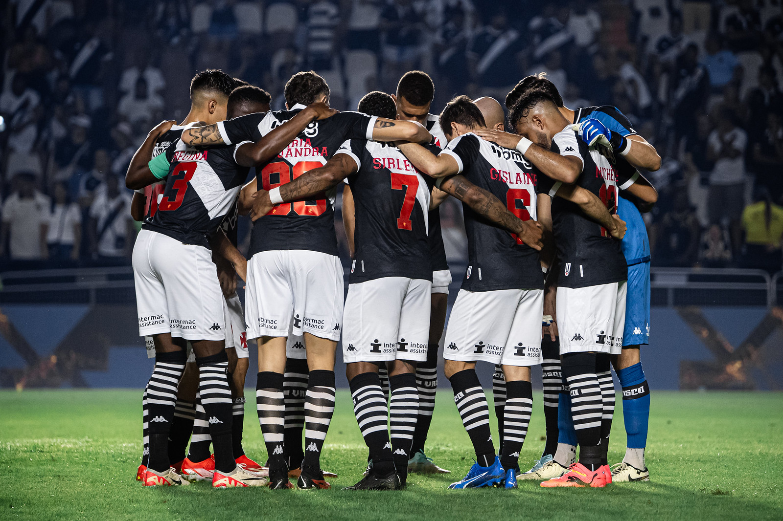 Com retorno de Payet, Vasco e Fortaleza se enfrentam pela partida de volta da Copa do Brasil