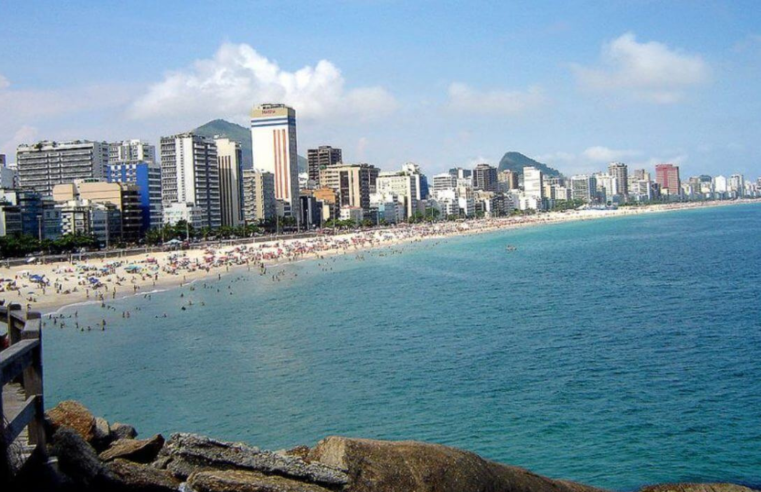 Praias do Rio e de Niterói estão próprias para banho, aponta boletim do INEA