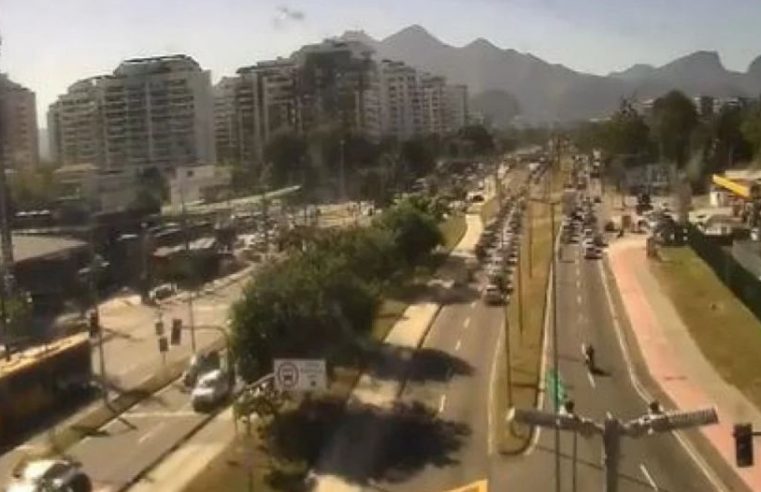 Três pessoas ficam feridas em acidente na Barra da Tijuca