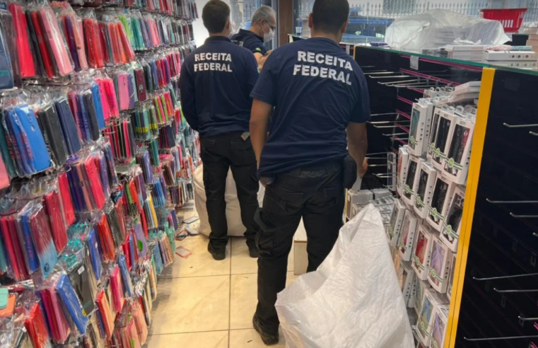 Receita Federal e Policia Militar apreendem cerca de 2 toneladas de produtos falsificados em loja do Centro do Rio