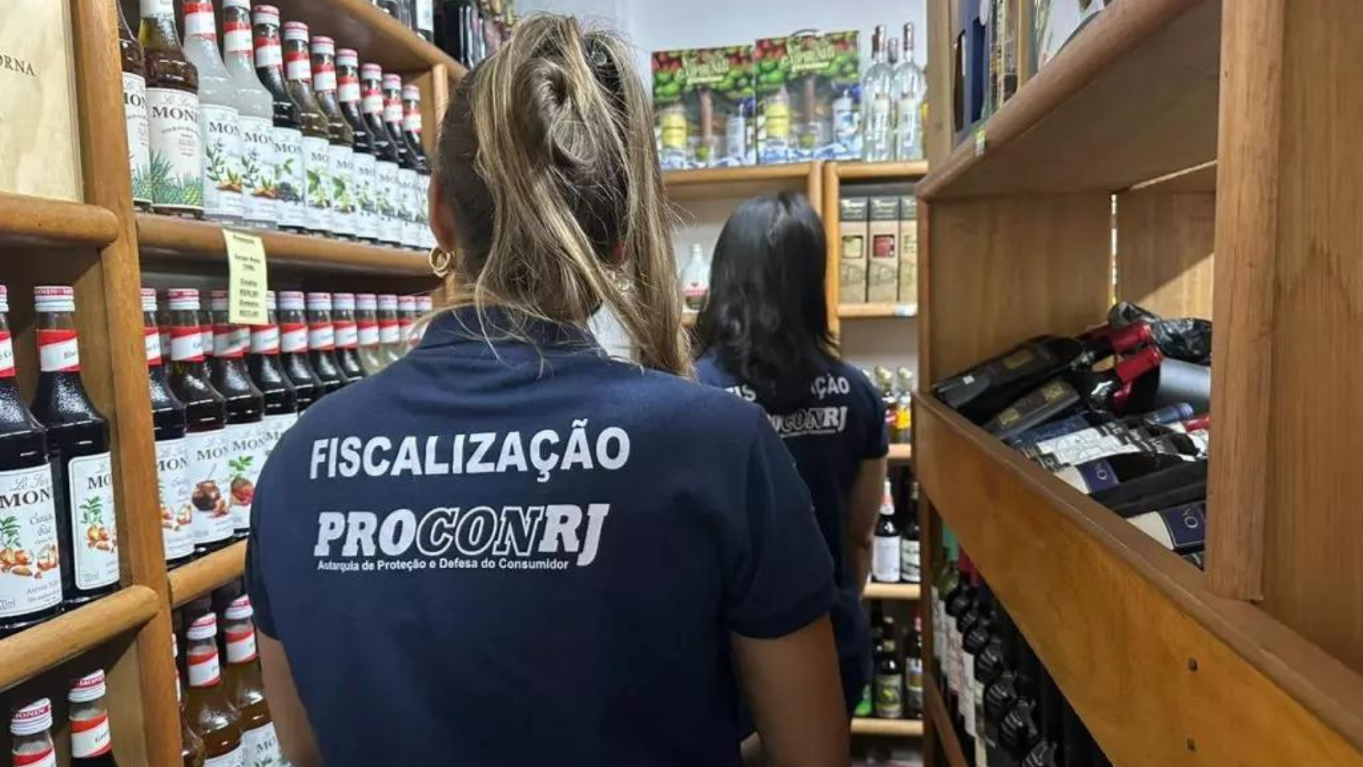 Bebidas irregulares são apreendidas pelo Procon-RJ no CADEG