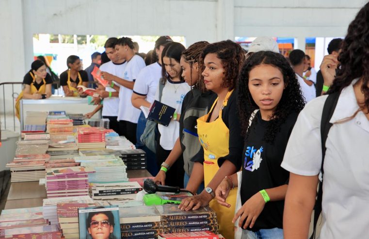 Secretaria de Educação distribui mais 110 mil vales-livros para estudantes da Baixada Fluminense