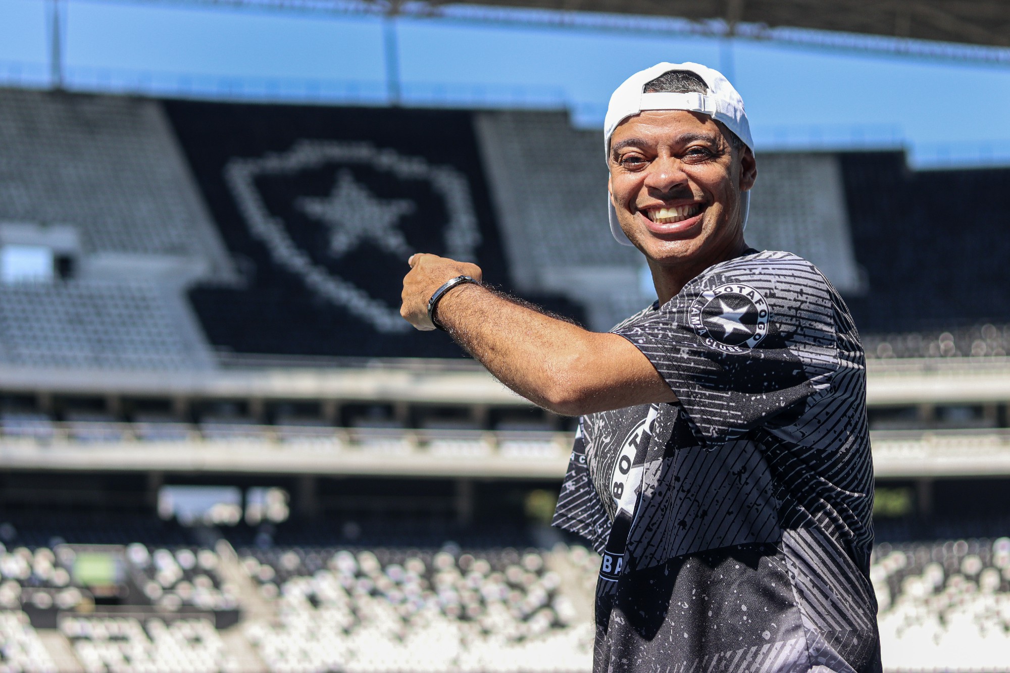 Carnaval 2025: Emerson Dias é o novo Intérprete da Botafogo Samba Clube