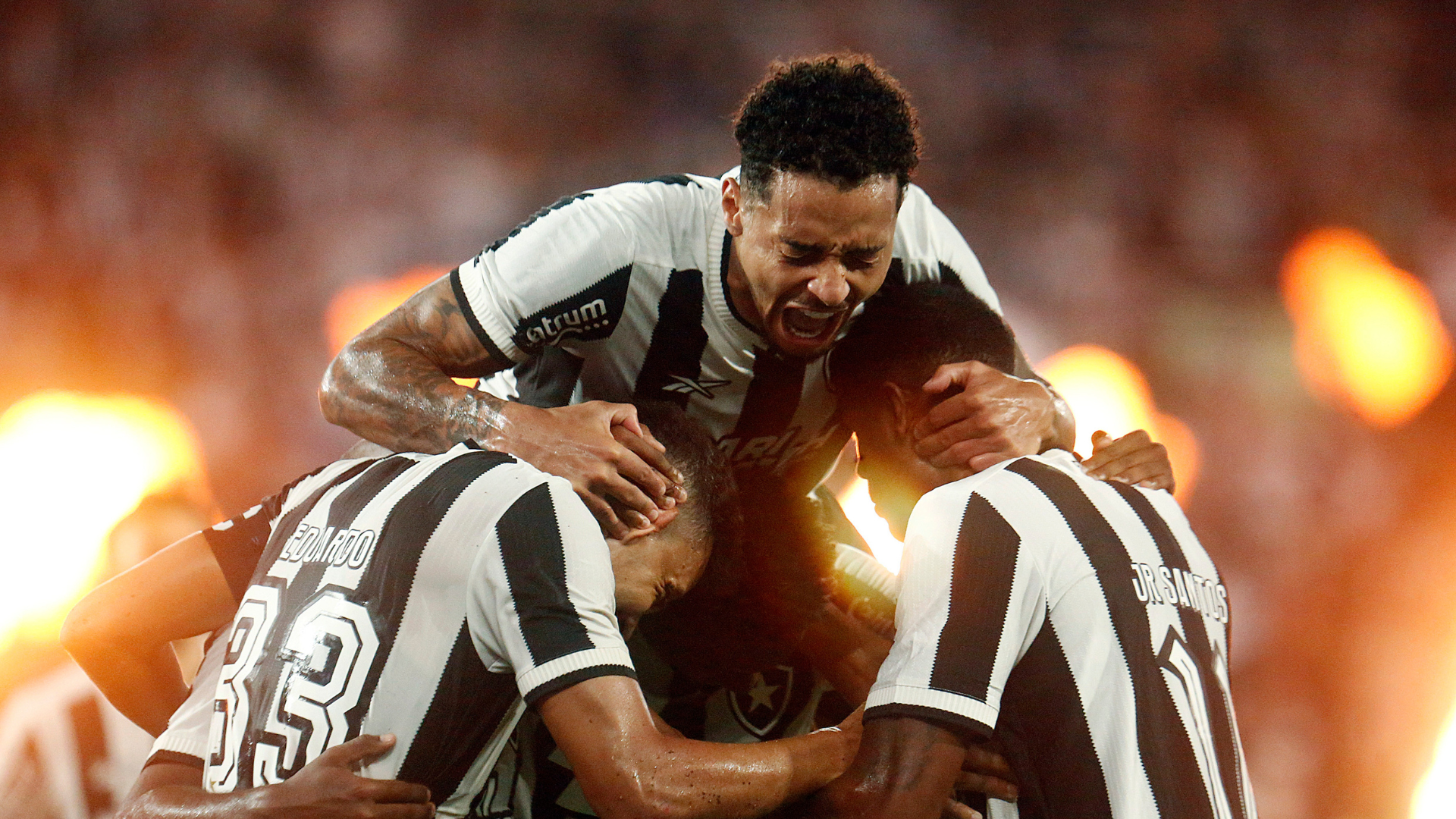 Copa do Brasil: Botafogo vence o Vitória por 1 x 1 no estádio Nilton Santos