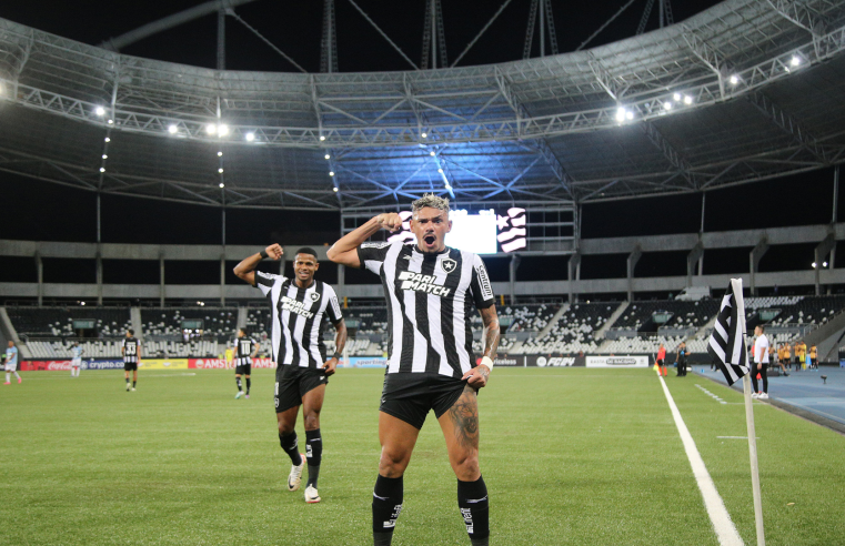 Botafogo: Tiquinho treina em campo e pode retornar ainda neste mês aos gramados